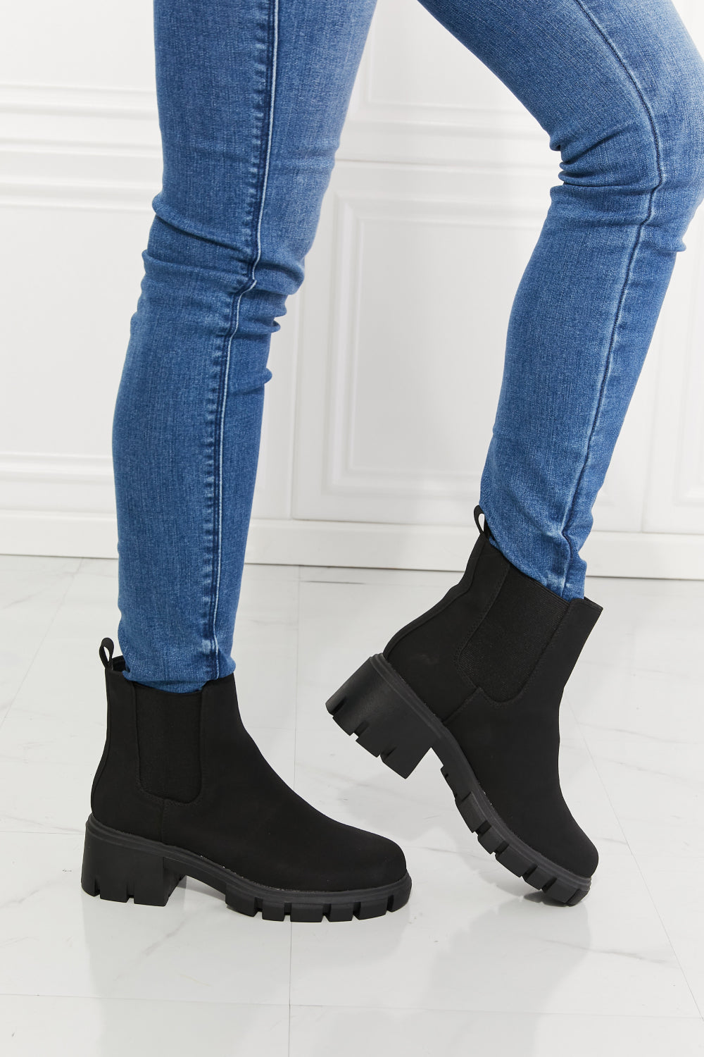 Emma sales chelsea boot