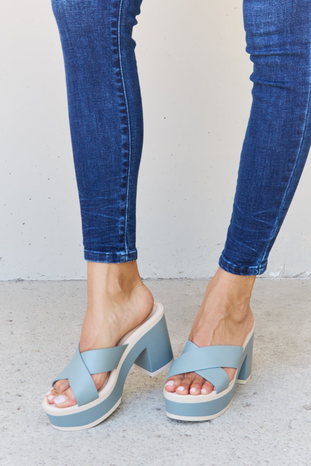 Contrast Platform Sandals in Misty Blue